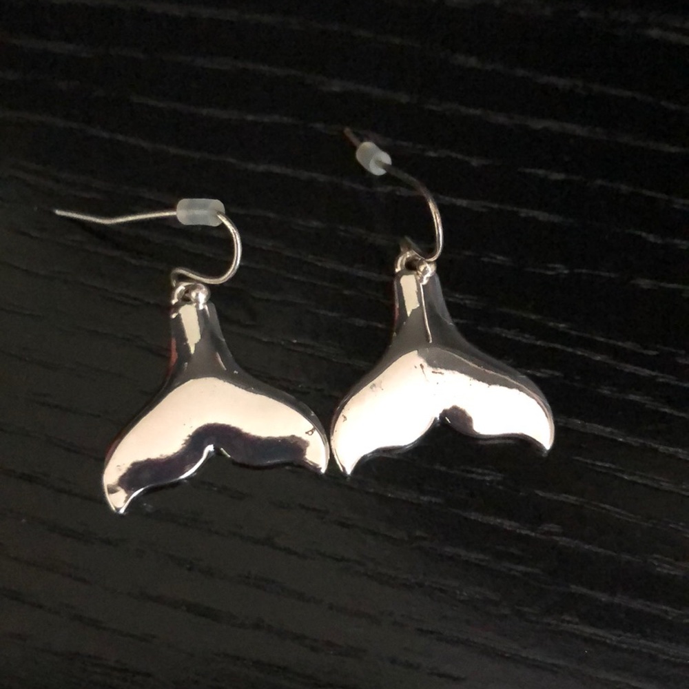 - NWT ๐ณ Whale Tail Necklace & Earrings ๐ณ - Picture 3 of 5